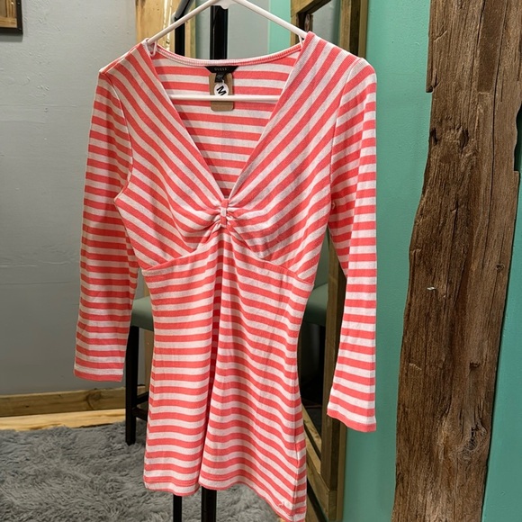 Guess 3/4 sleeve‎ - Picture 1 of 3